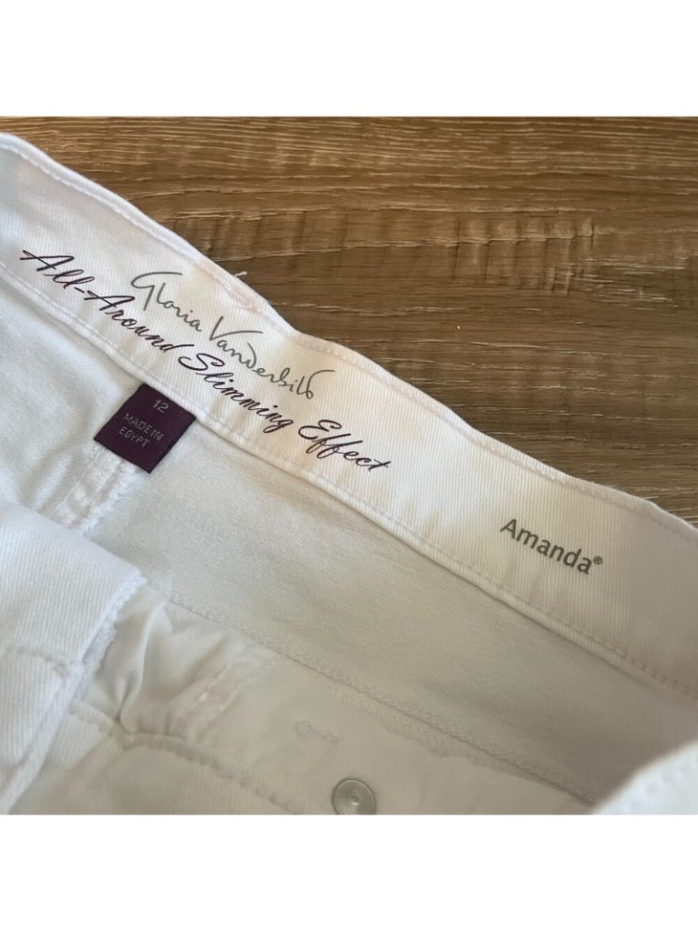 Gloria Vanderbilt Women's White Denim Shorts Size 12 Cuffed Hem Button Tab - Picture 11 of 11